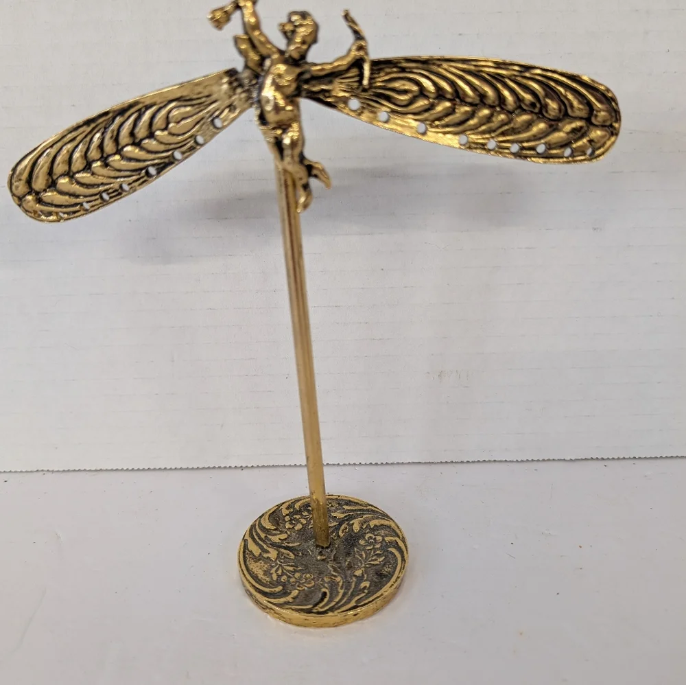 VINTAGE Earring Holder Cherb Gold Holds 10 Pairs Of Earrings.